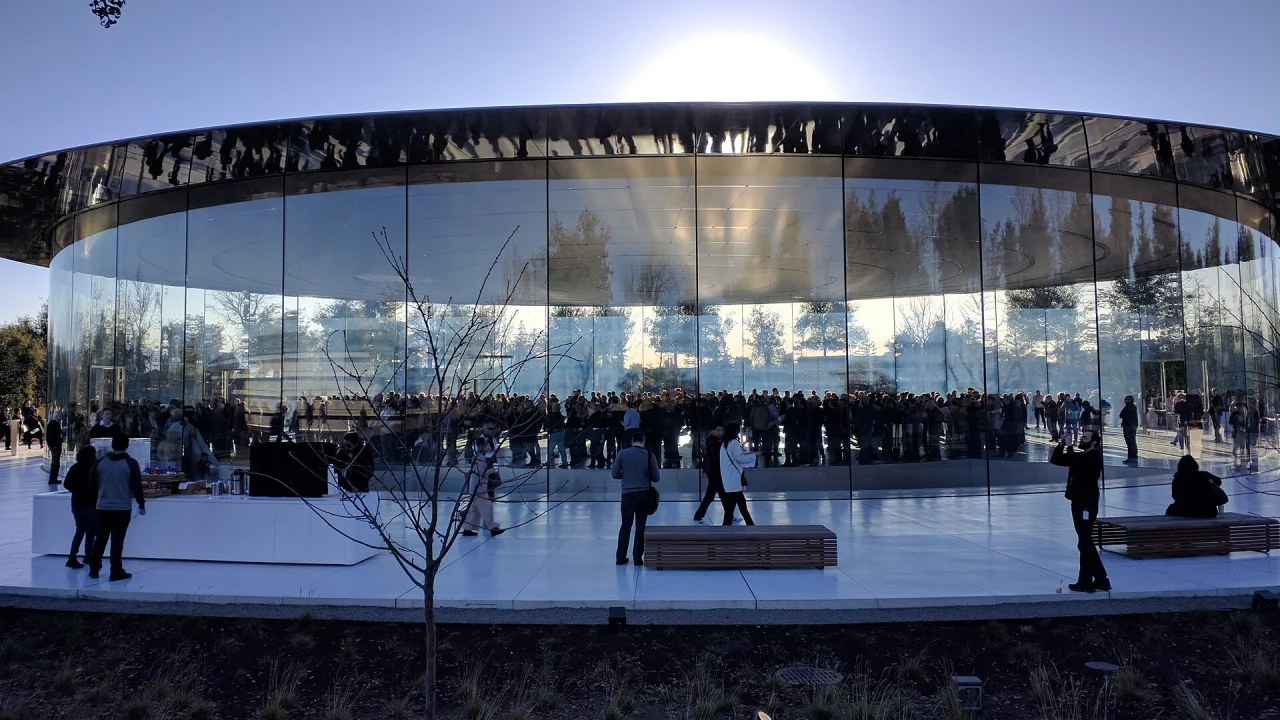 Театр Стива Джобса в штаб-квартире Apple. Презентацию 28 октября компания проведёт в Лос-Анджелесе
