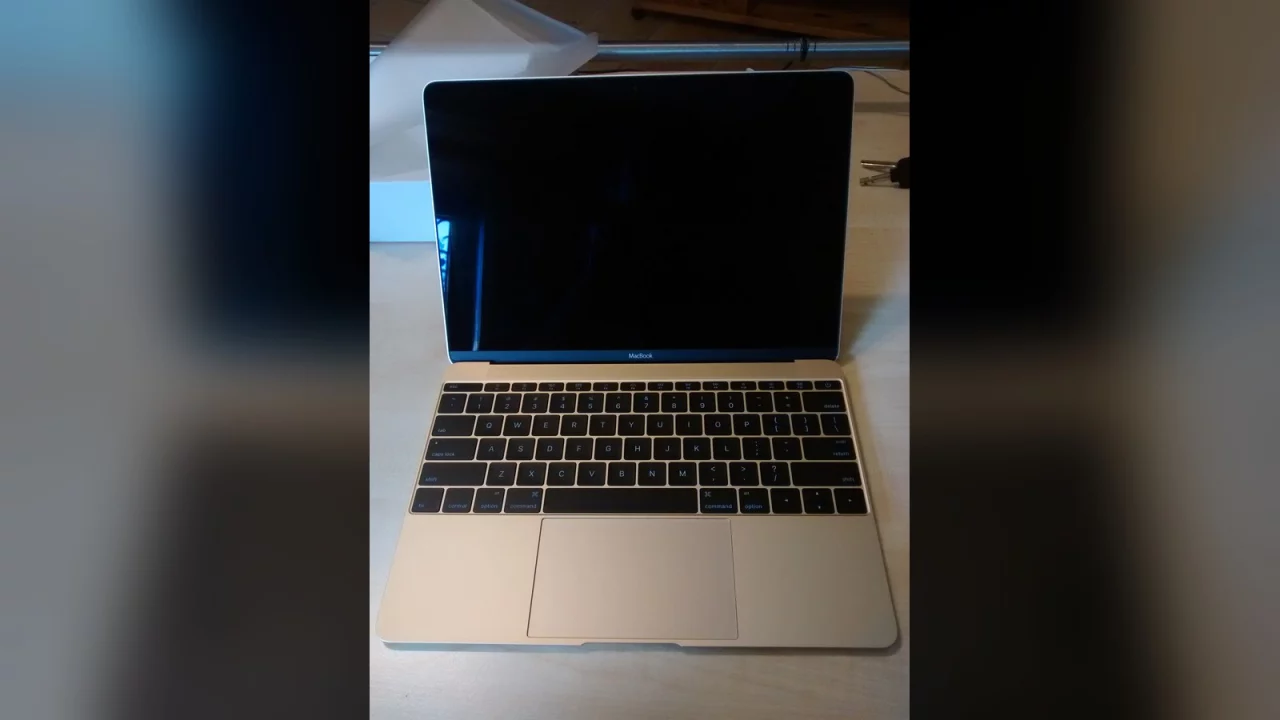MacBook 12 дюймов 2015 года. Теперь все модели этой линейки считаются устаревшими